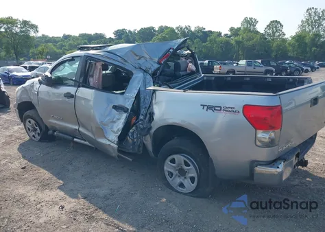 2009 Toyota Tundra Sr5 5.7L V8 z USA, uszkodzony, nr VIN 5TFDV541X9X092600